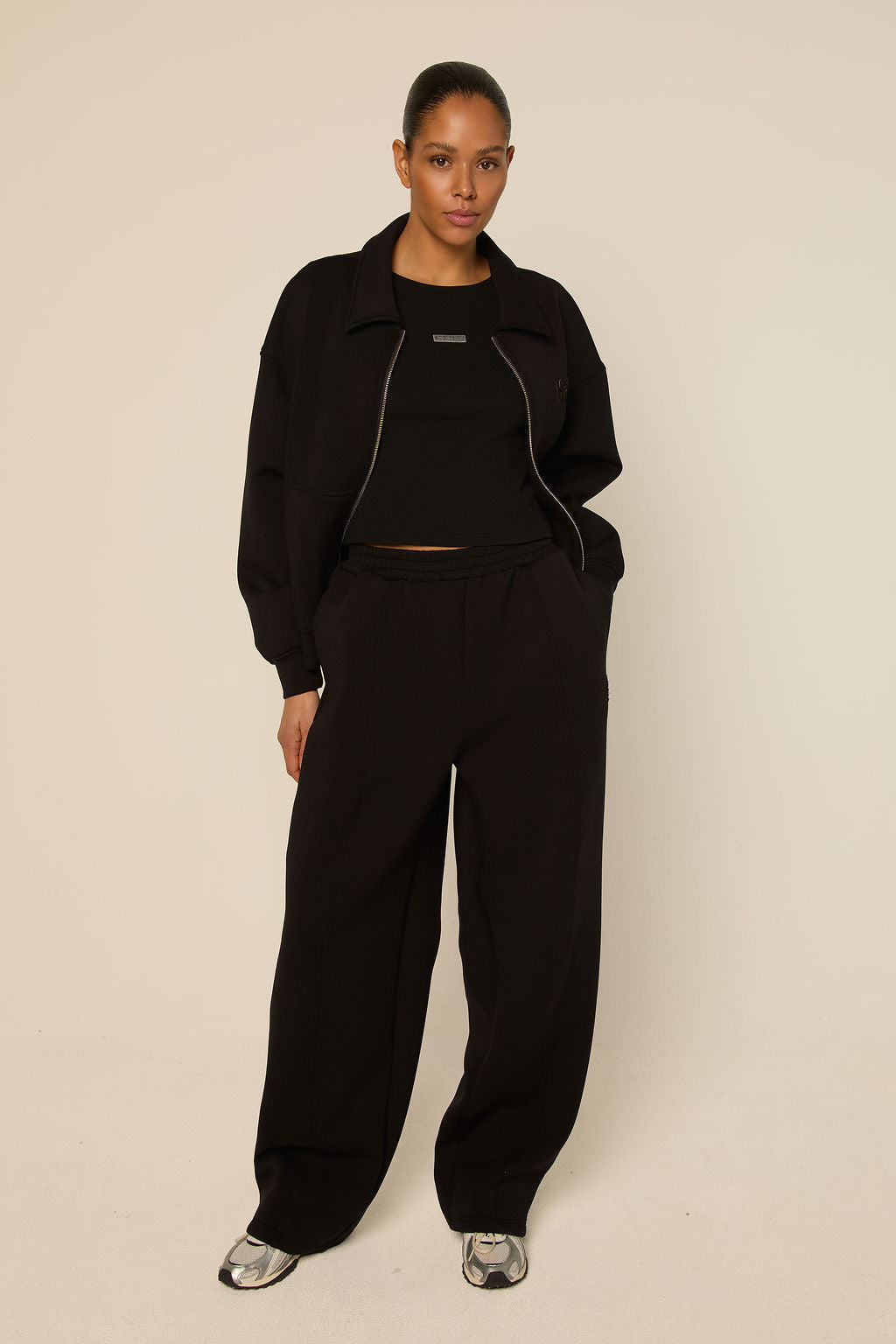 Lois Zip Through | Black