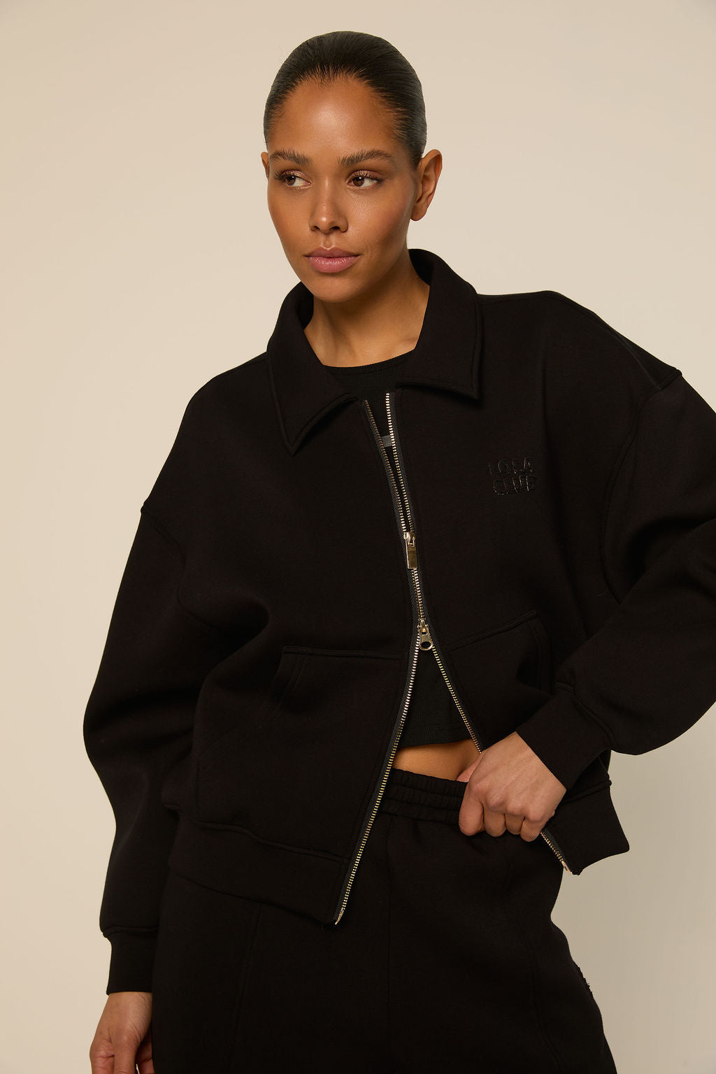 Lois Zip Through | Black